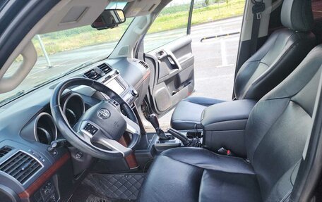 Toyota Land Cruiser Prado 150 рестайлинг 2, 2017 год, 3 800 000 рублей, 3 фотография