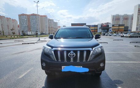 Toyota Land Cruiser Prado 150 рестайлинг 2, 2017 год, 3 800 000 рублей, 9 фотография
