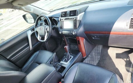 Toyota Land Cruiser Prado 150 рестайлинг 2, 2017 год, 3 800 000 рублей, 5 фотография