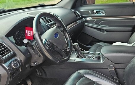 Ford Explorer VI, 2016 год, 2 940 000 рублей, 7 фотография