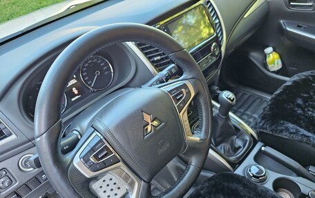 Mitsubishi Pajero Sport III рестайлинг, 2020 год, 3 750 000 рублей, 3 фотография