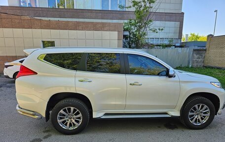 Mitsubishi Pajero Sport III рестайлинг, 2020 год, 3 750 000 рублей, 13 фотография