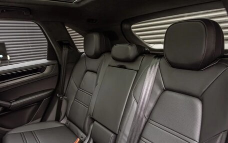 Porsche Cayenne III, 2024 год, 22 350 000 рублей, 16 фотография