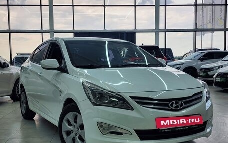 Hyundai Solaris II рестайлинг, 2015 год, 1 050 000 рублей, 2 фотография