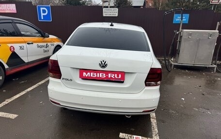 Volkswagen Polo VI (EU Market), 2018 год, 890 000 рублей, 2 фотография