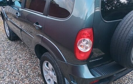 Chevrolet Niva I рестайлинг, 2011 год, 680 000 рублей, 5 фотография