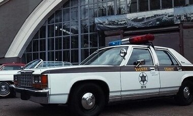 Ford LTD Crown Victoria, 1987 год, 1 899 000 рублей, 2 фотография