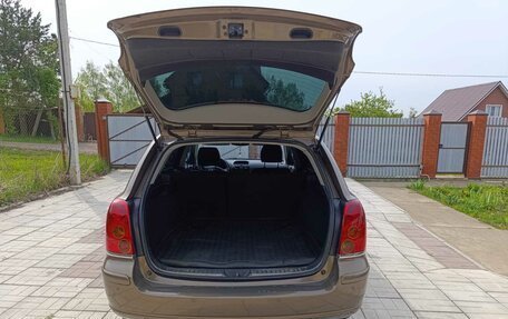 Toyota Avensis III рестайлинг, 2004 год, 1 130 000 рублей, 11 фотография