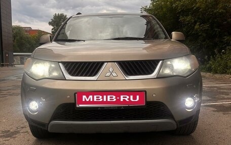 Mitsubishi Outlander III рестайлинг 3, 2007 год, 1 400 000 рублей, 10 фотография