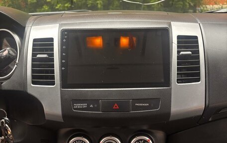 Mitsubishi Outlander III рестайлинг 3, 2007 год, 1 400 000 рублей, 15 фотография