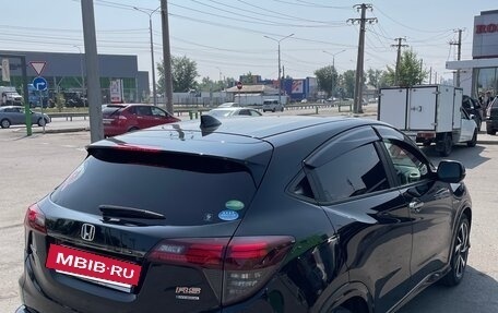 Honda Vezel, 2018 год, 1 860 000 рублей, 6 фотография