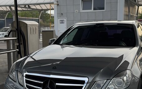 Mercedes-Benz E-Класс, 2010 год, 1 300 000 рублей, 5 фотография