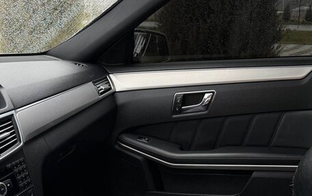 Mercedes-Benz E-Класс, 2010 год, 1 300 000 рублей, 23 фотография