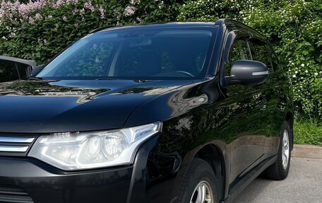 Mitsubishi Outlander III рестайлинг 3, 2013 год, 1 250 000 рублей, 5 фотография