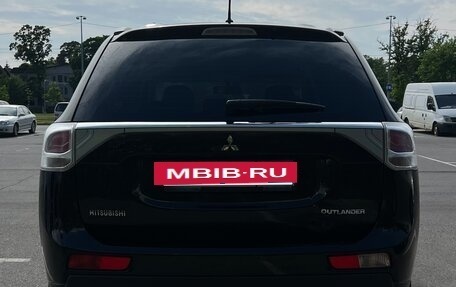 Mitsubishi Outlander III рестайлинг 3, 2013 год, 1 250 000 рублей, 6 фотография