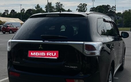 Mitsubishi Outlander III рестайлинг 3, 2013 год, 1 250 000 рублей, 8 фотография