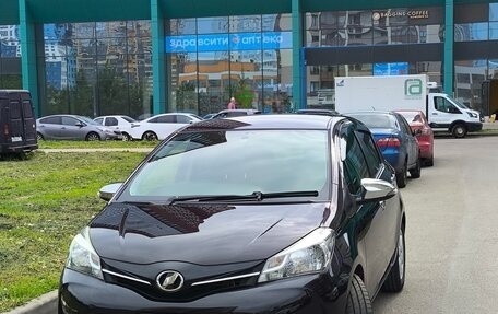 Toyota Vitz, 2015 год, 1 100 000 рублей, 2 фотография