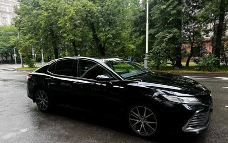 Toyota Camry, 2021 год, 3 200 000 рублей, 6 фотография