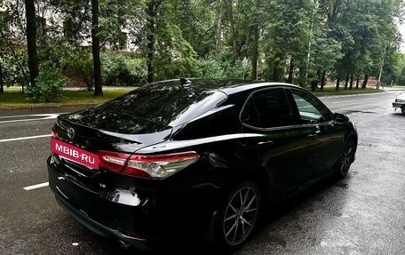 Toyota Camry, 2021 год, 3 200 000 рублей, 5 фотография