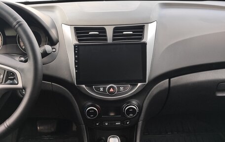Hyundai Solaris II рестайлинг, 2015 год, 1 150 000 рублей, 13 фотография