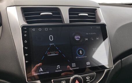 Hyundai Solaris II рестайлинг, 2015 год, 1 150 000 рублей, 20 фотография