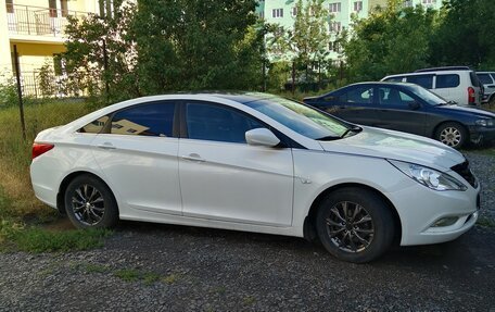 Hyundai Sonata VI, 2010 год, 960 000 рублей, 1 фотография