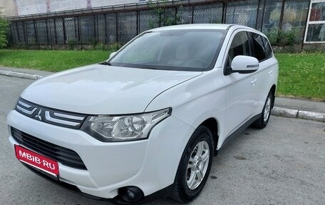 Mitsubishi Outlander III рестайлинг 3, 2013 год, 1 500 000 рублей, 1 фотография