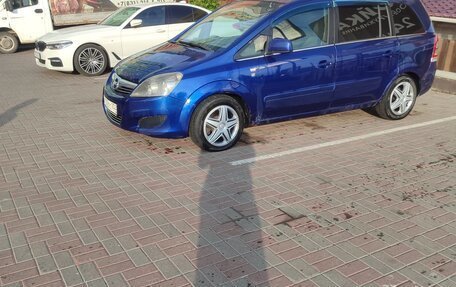 Opel Zafira B, 2012 год, 560 000 рублей, 2 фотография