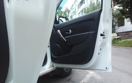 Renault Logan II, 2014 год, 620 000 рублей, 10 фотография
