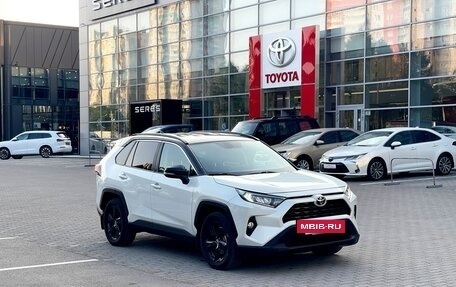 Toyota RAV4, 2021 год, 3 850 000 рублей, 4 фотография