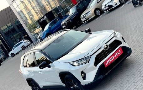 Toyota RAV4, 2021 год, 3 850 000 рублей, 5 фотография