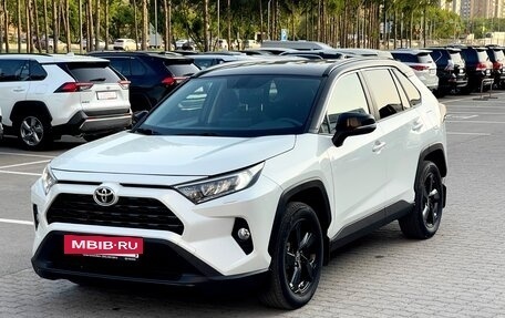 Toyota RAV4, 2021 год, 3 850 000 рублей, 8 фотография