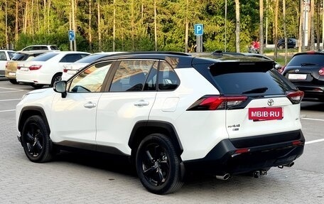 Toyota RAV4, 2021 год, 3 850 000 рублей, 11 фотография