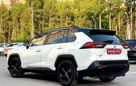 Toyota RAV4, 2021 год, 3 850 000 рублей, 12 фотография