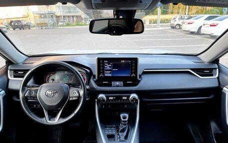 Toyota RAV4, 2021 год, 3 850 000 рублей, 28 фотография