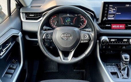 Toyota RAV4, 2021 год, 3 850 000 рублей, 29 фотография