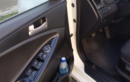 Hyundai Sonata VI, 2010 год, 960 000 рублей, 3 фотография