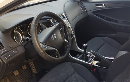 Hyundai Sonata VI, 2010 год, 960 000 рублей, 4 фотография