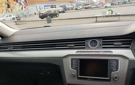 Volkswagen Passat B8 рестайлинг, 2015 год, 1 780 000 рублей, 7 фотография
