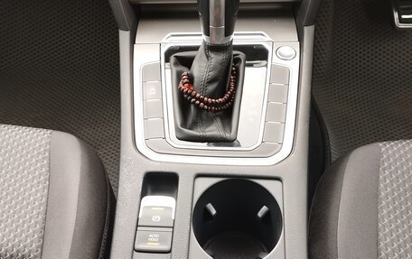 Volkswagen Passat B8 рестайлинг, 2015 год, 1 780 000 рублей, 12 фотография
