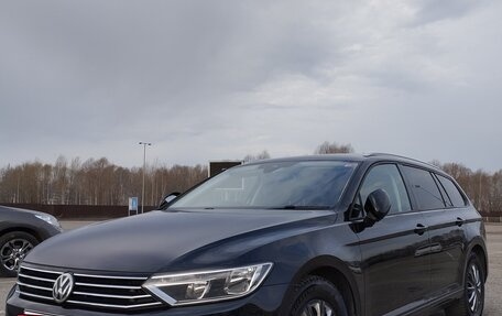 Volkswagen Passat B8 рестайлинг, 2015 год, 1 780 000 рублей, 2 фотография
