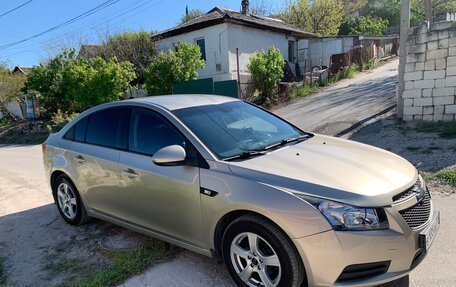 Chevrolet Cruze II, 2010 год, 800 000 рублей, 2 фотография
