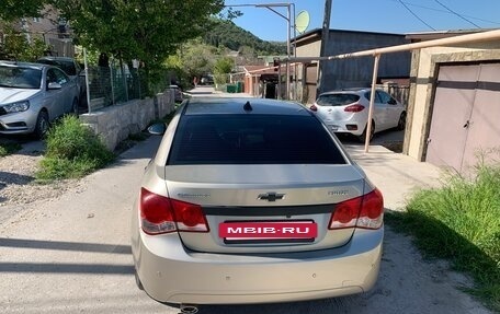 Chevrolet Cruze II, 2010 год, 800 000 рублей, 4 фотография
