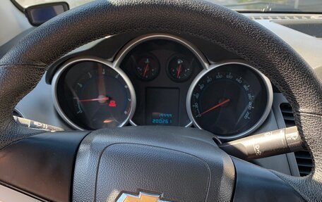 Chevrolet Cruze II, 2010 год, 800 000 рублей, 15 фотография