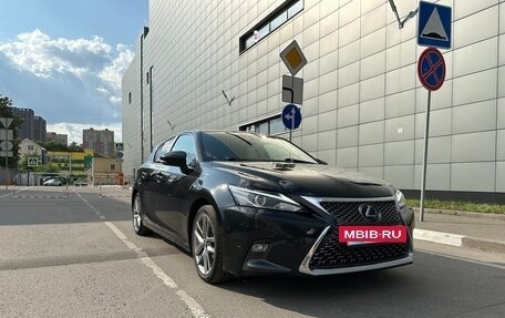 Lexus CT I рестайлинг, 2017 год, 2 600 000 рублей, 5 фотография