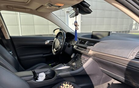 Lexus CT I рестайлинг, 2017 год, 2 600 000 рублей, 17 фотография