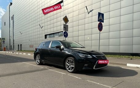 Lexus CT I рестайлинг, 2017 год, 2 600 000 рублей, 6 фотография