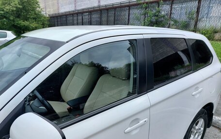 Mitsubishi Outlander III рестайлинг 3, 2013 год, 1 500 000 рублей, 2 фотография