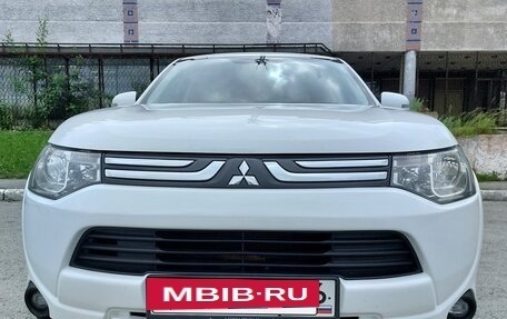 Mitsubishi Outlander III рестайлинг 3, 2013 год, 1 500 000 рублей, 4 фотография