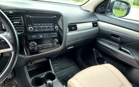 Mitsubishi Outlander III рестайлинг 3, 2013 год, 1 500 000 рублей, 25 фотография